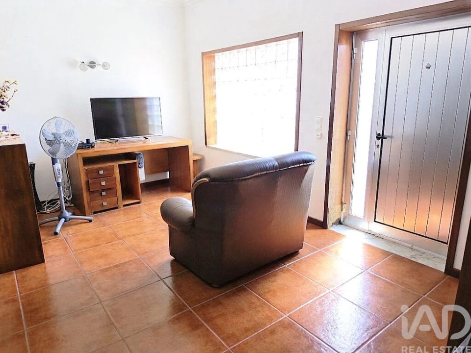 Moradia T5 para Venda em Vila Caiz Foto 37