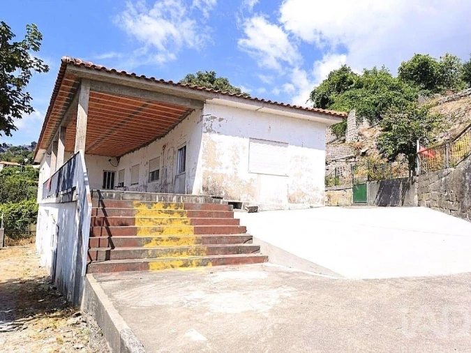 Moradia T5 para Venda em Vila Caiz Foto 2