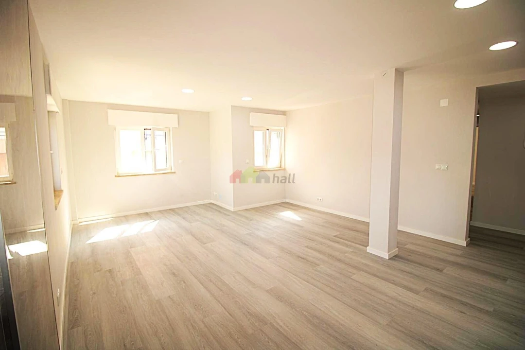 Apartamento T2 para Venda em Corroios Foto 5