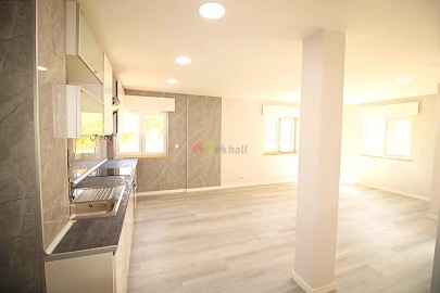 Apartamento T2 para Venda em Corroios