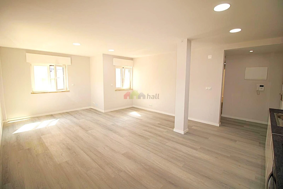 Apartamento T2 para Venda em Corroios Foto 6