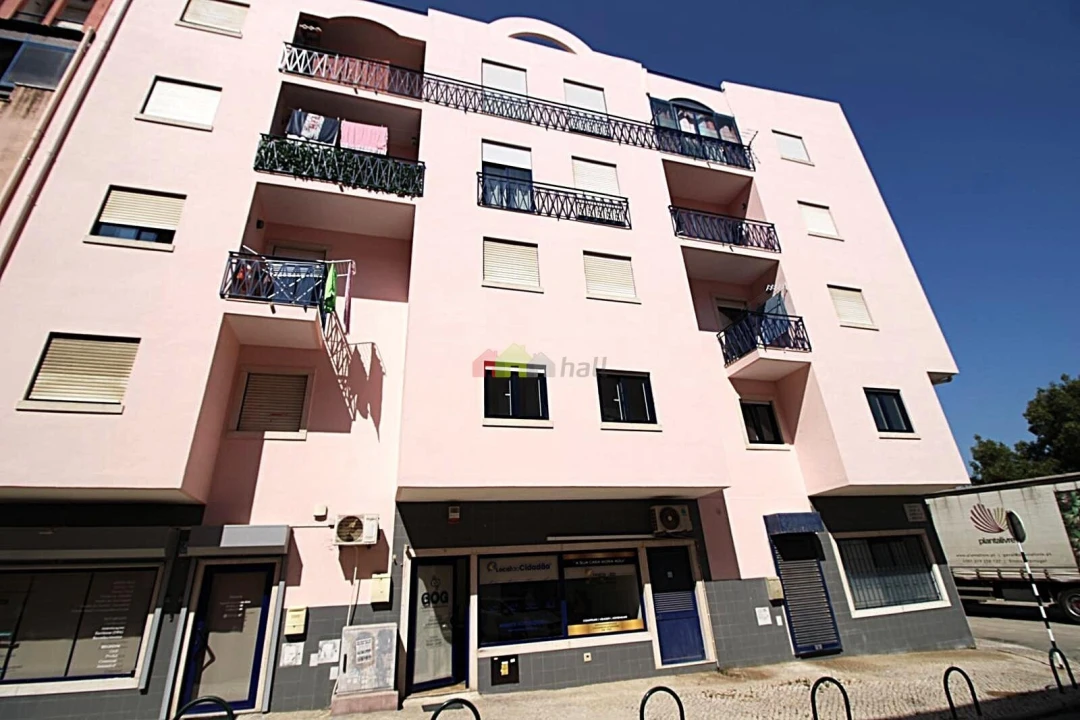 Apartamento T2 para Venda em Corroios Foto 21