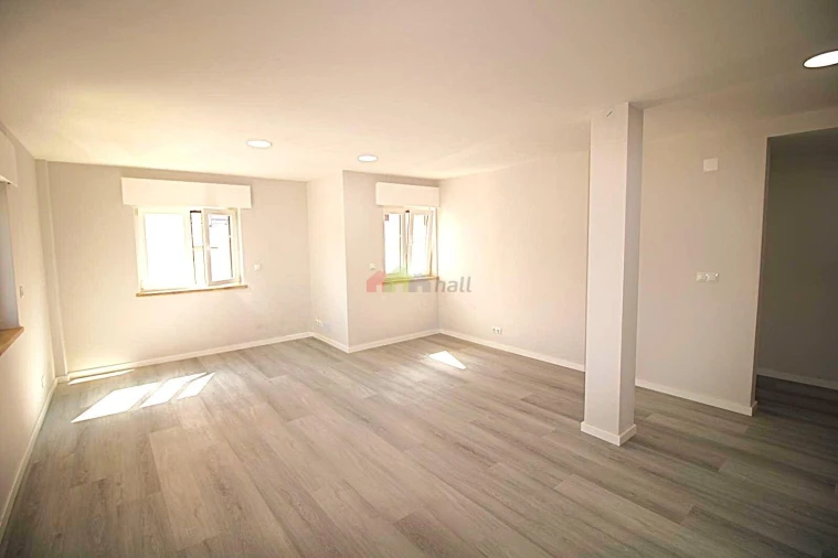 Apartamento T2 para Venda em Corroios Foto 4