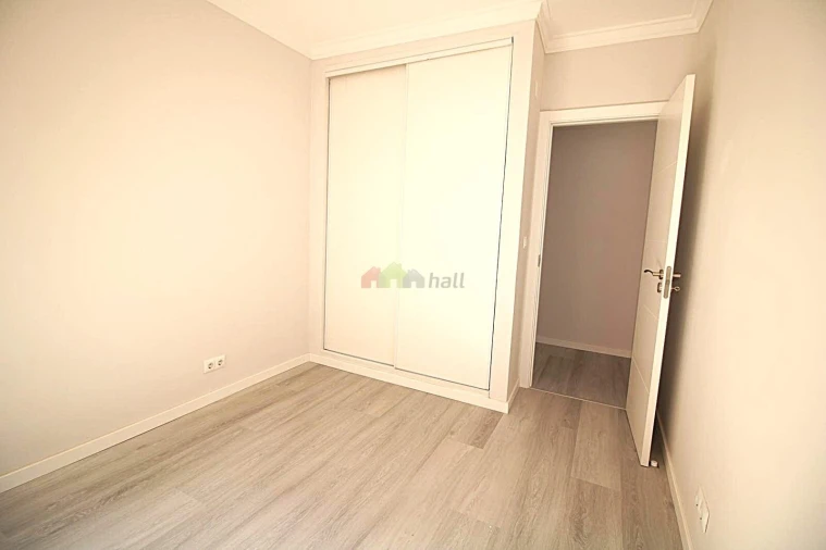 Apartamento T2 para Venda em Corroios Foto 10