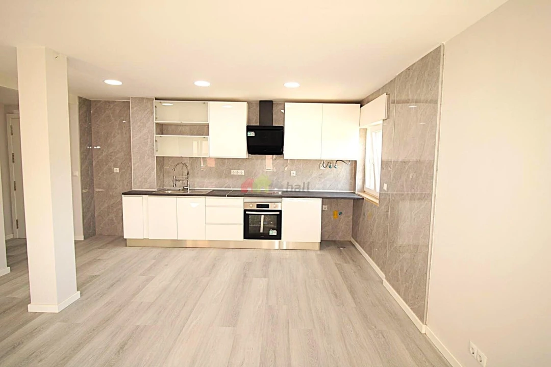 Apartamento T2 para Venda em Corroios Foto 1