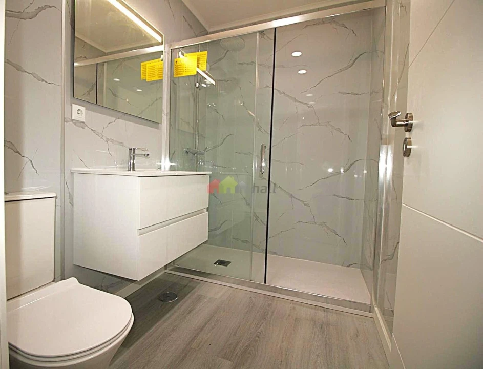 Apartamento T2 para Venda em Corroios Foto 11