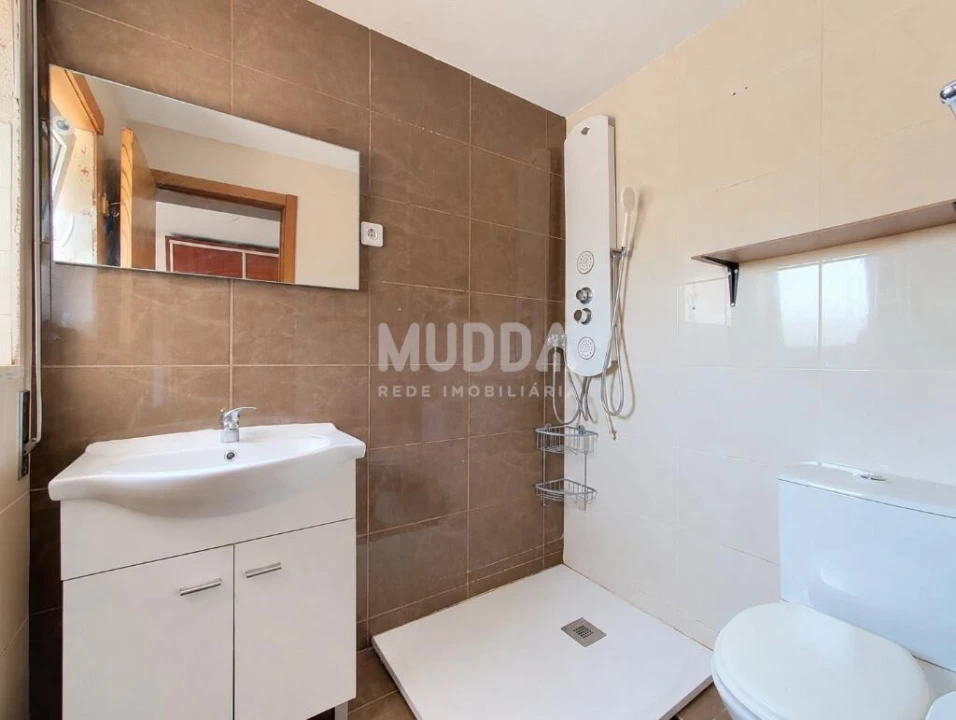 Apartamento T3 para Venda em Sé, Santa Maria e Meixedo Foto 7