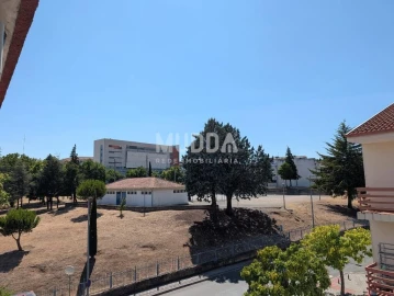 Apartamento T3 para Venda em Sé, Santa Maria e Meixedo
