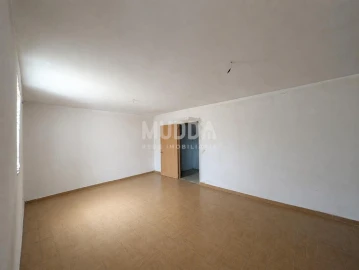 Apartamento T3 para Venda em Sé, Santa Maria e Meixedo