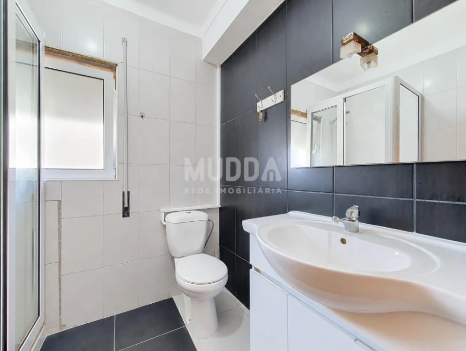 Apartamento T3 para Venda em Sé, Santa Maria e Meixedo Foto 6