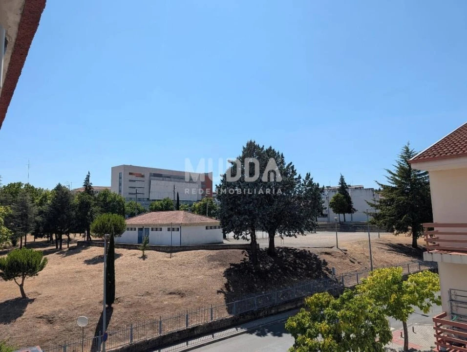 Apartamento T3 para Venda em Sé, Santa Maria e Meixedo Foto 10