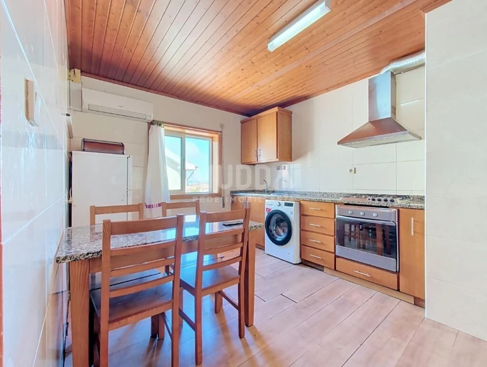 Apartamento T3 para Venda em Sé, Santa Maria e Meixedo Foto 5