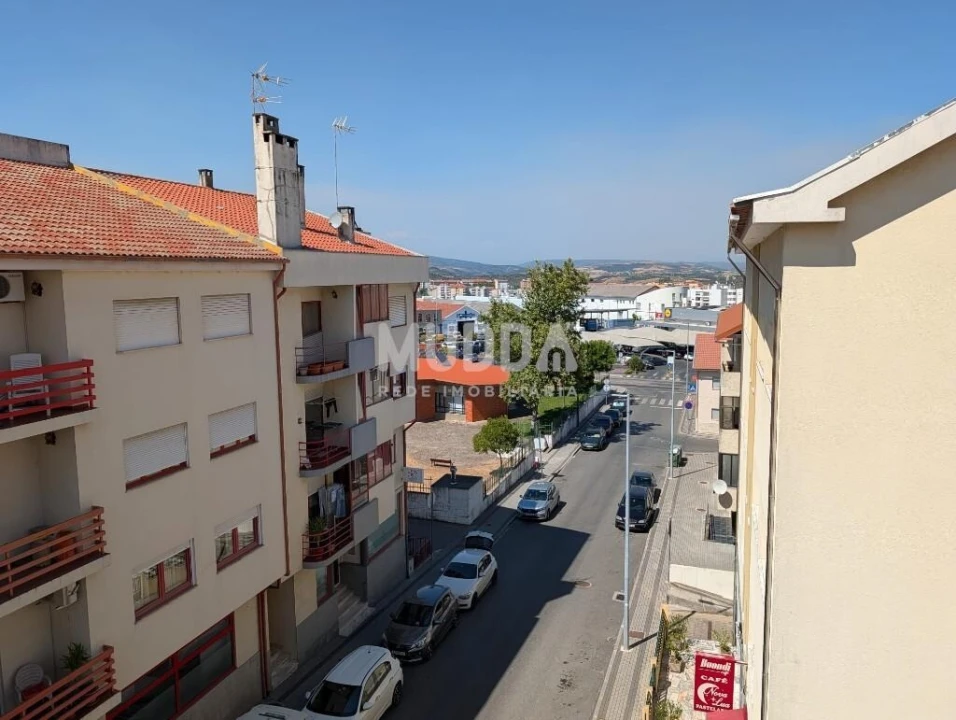 Apartamento T3 para Venda em Sé, Santa Maria e Meixedo Foto 9
