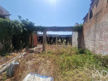 Moradia T2 para Venda em Cadaval e Pêro Moniz