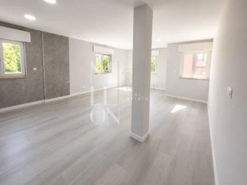 Apartamento T2 para Venda em Corroios