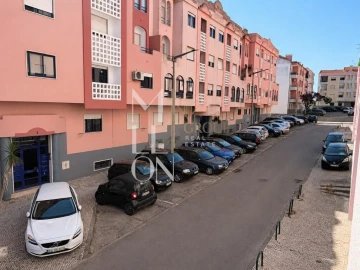 Apartamento T2 para Venda em Corroios