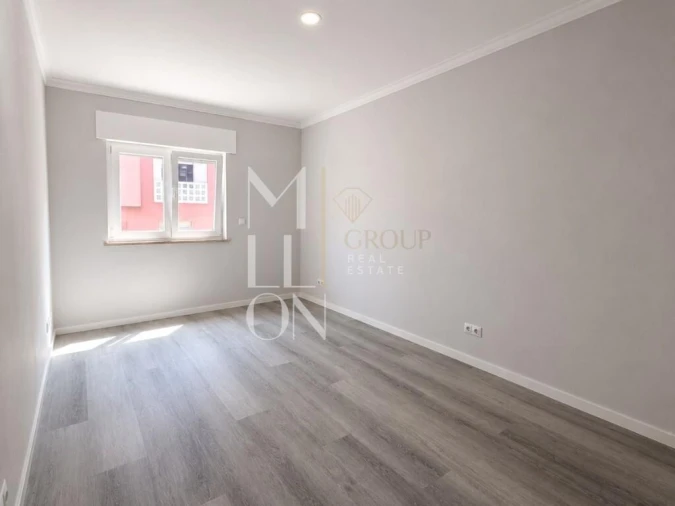 Apartamento T2 para Venda em Corroios Foto 7