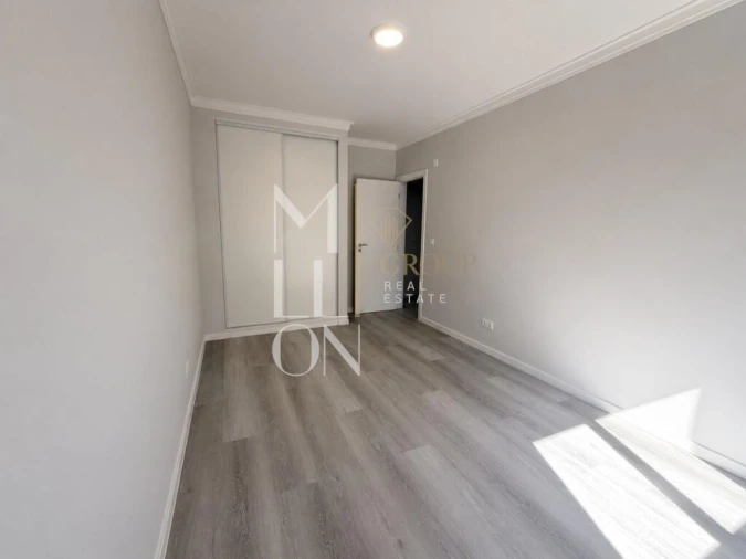 Apartamento T2 para Venda em Corroios Foto 9