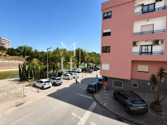 Apartamento T2 para Venda em Corroios Foto 24