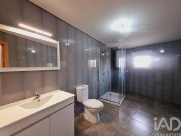 Moradia T2 para Venda em Mouraz e Vila Nova da Rainha