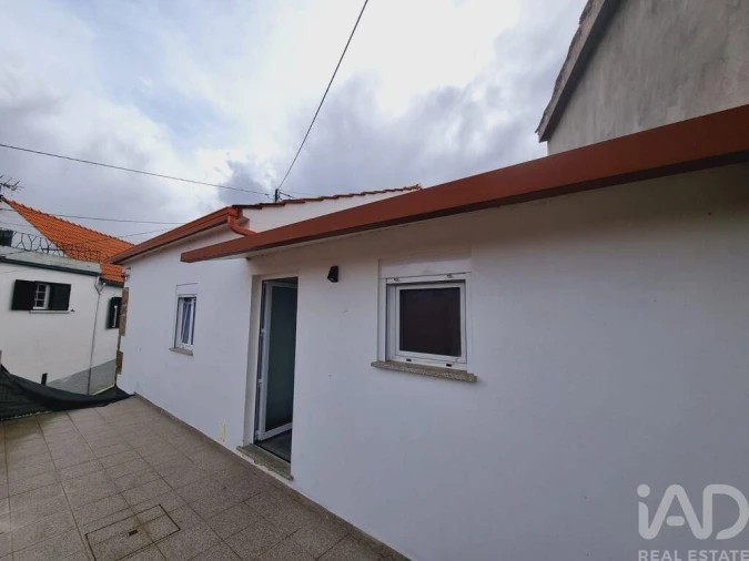 Moradia T2 para Venda em Mouraz e Vila Nova da Rainha Foto 2