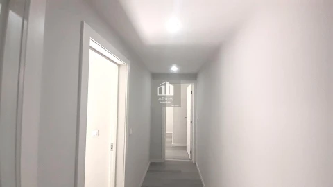 Apartamento T2 para Venda em Corroios