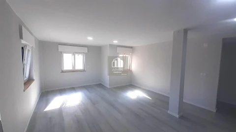 Apartamento T2 para Venda em Corroios