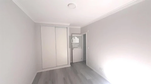 Apartamento T2 para Venda em Corroios