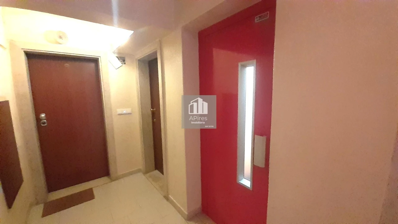 Apartamento T2 para Venda em Corroios Foto 23
