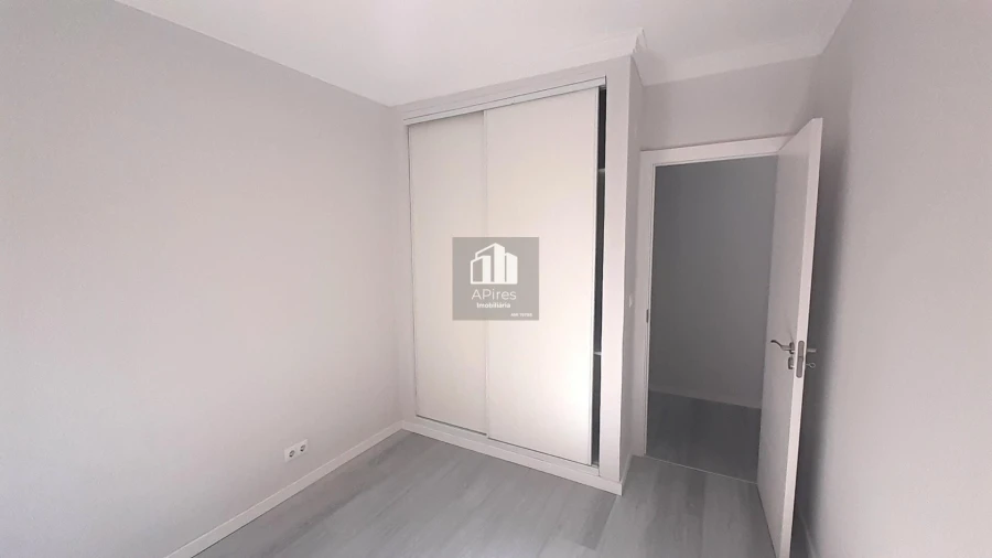 Apartamento T2 para Venda em Corroios Foto 7
