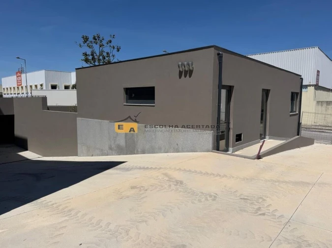 Escritório para Arrendamento em Castêlo da Maia Foto 6