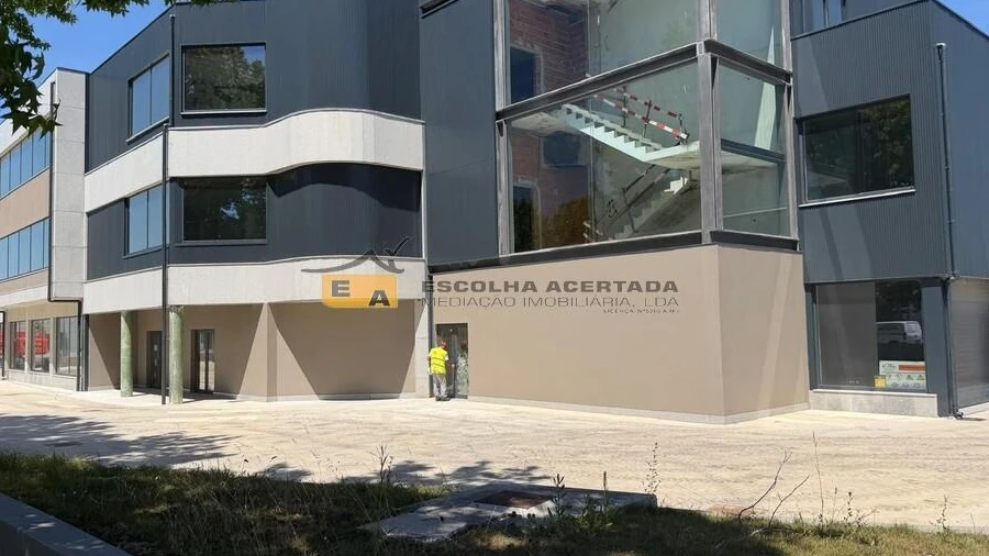 Escritório para Arrendamento em Castêlo da Maia
