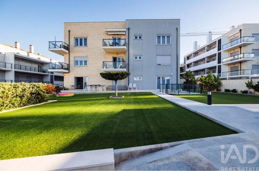 Apartamento T3 para Venda em Parceiros e Azoia Foto 4