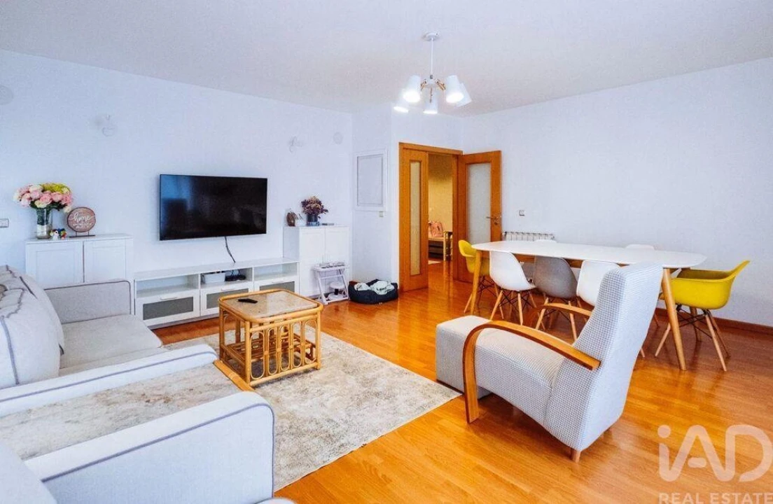 Apartamento T3 para Venda em Parceiros e Azoia Foto 21