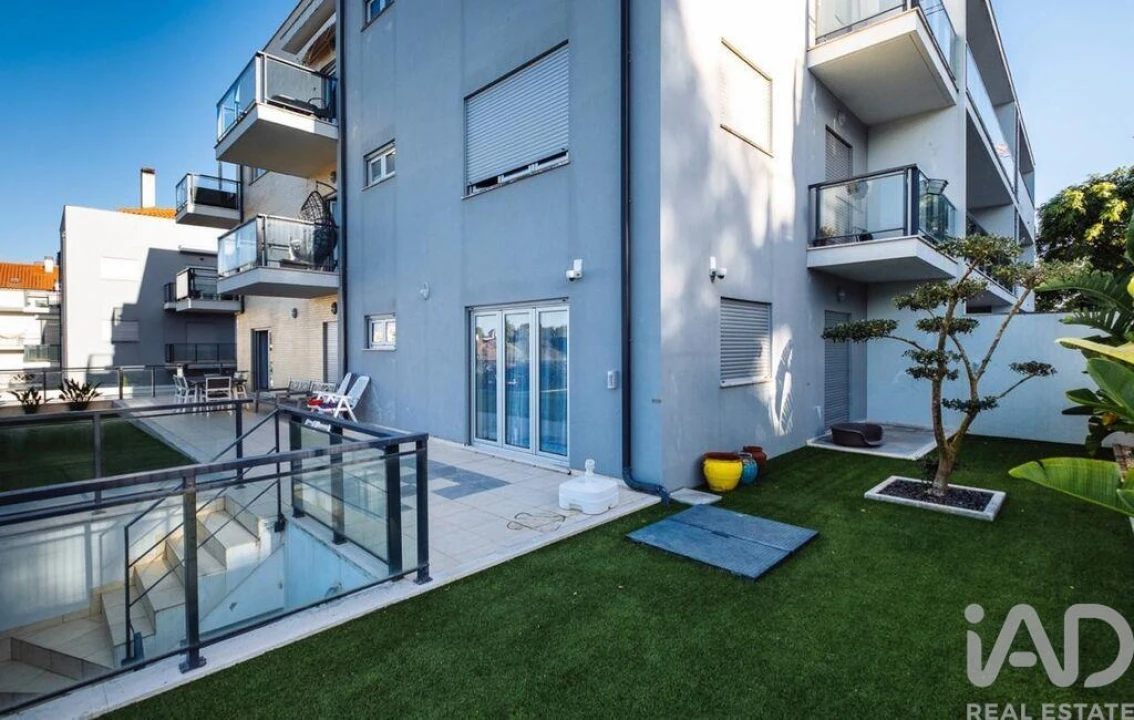 Apartamento T3 para Venda em Parceiros e Azoia Foto 6