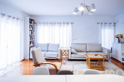 Apartamento T3 para Venda em Parceiros e Azoia