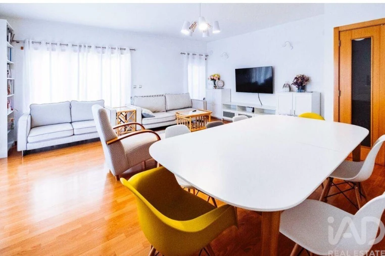 Apartamento T3 para Venda em Parceiros e Azoia Foto 26
