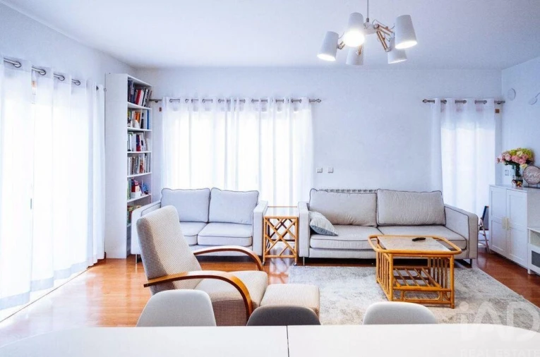 Apartamento T3 para Venda em Parceiros e Azoia Foto 25