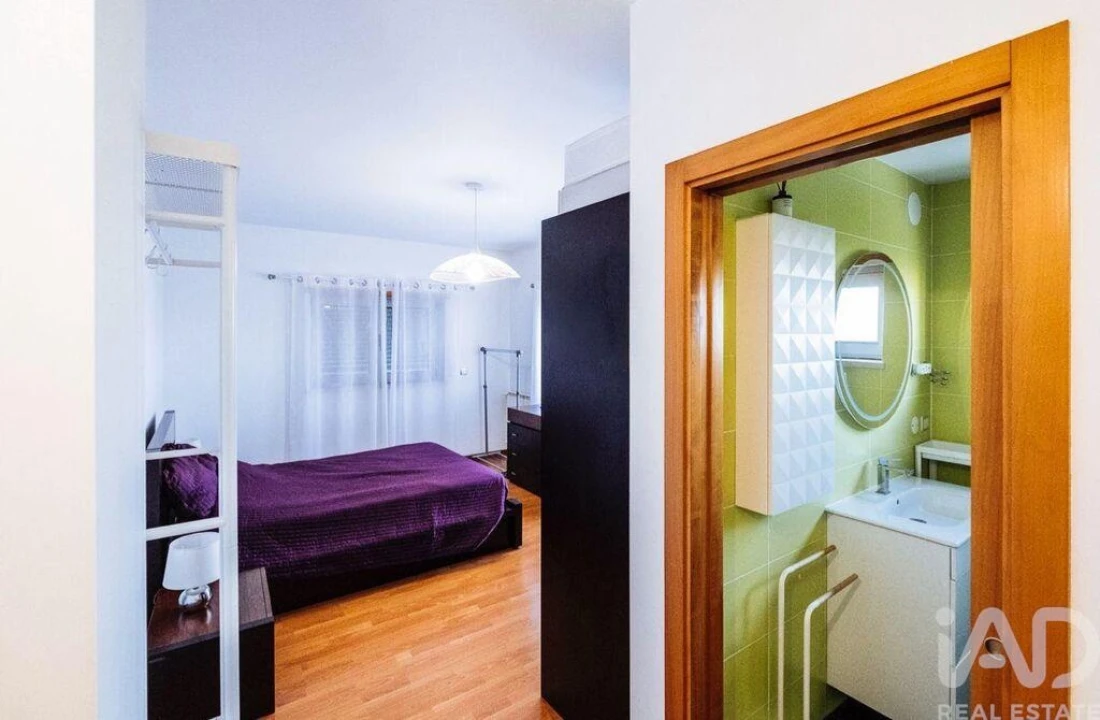 Apartamento T3 para Venda em Parceiros e Azoia Foto 19
