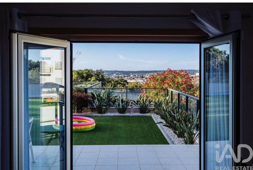 Apartamento T3 para Venda em Parceiros e Azoia Foto 7