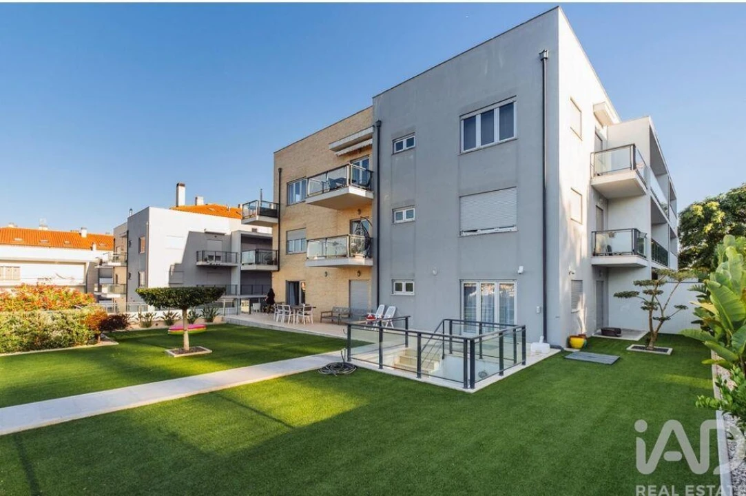 Apartamento T3 para Venda em Parceiros e Azoia Foto 3