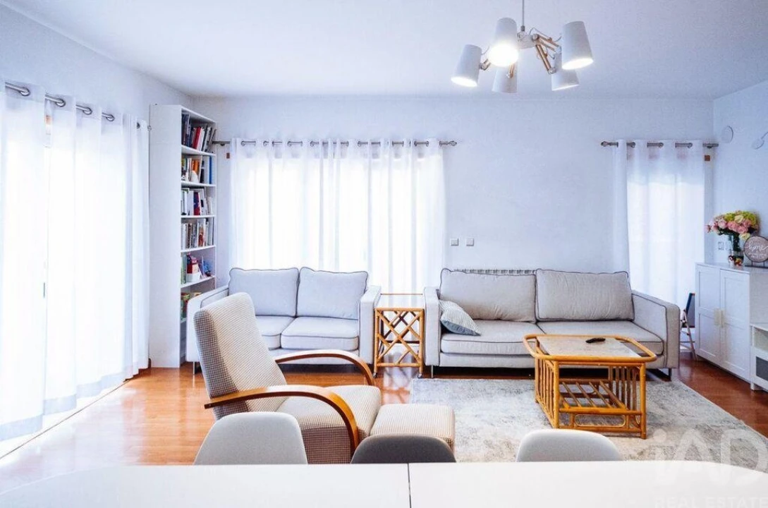 Apartamento T3 para Venda em Parceiros e Azoia Foto 25