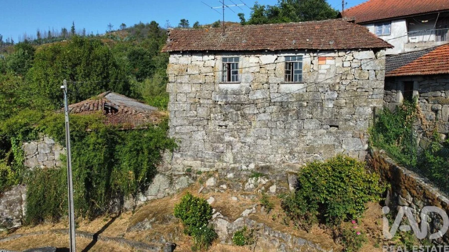 Moradia T2 para Venda em Mões Foto 2