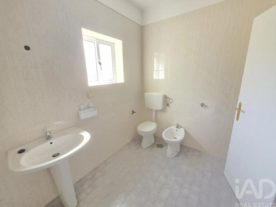 Apartamento T2 para Venda em Gondarem Foto 9