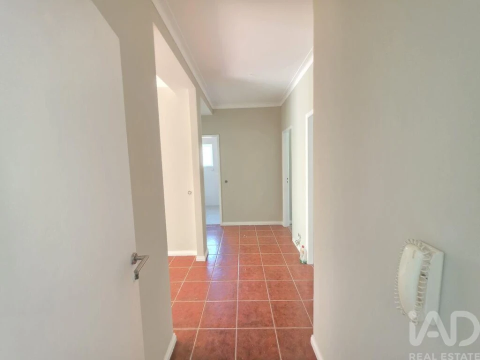 Apartamento T2 para Venda em Gondarem Foto 12