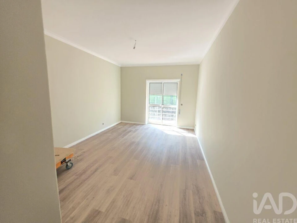 Apartamento T2 para Venda em Gondarem Foto 4