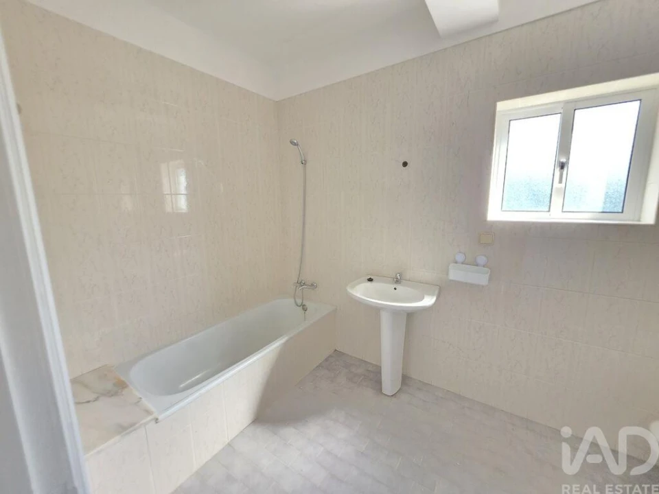 Apartamento T2 para Venda em Gondarem Foto 8