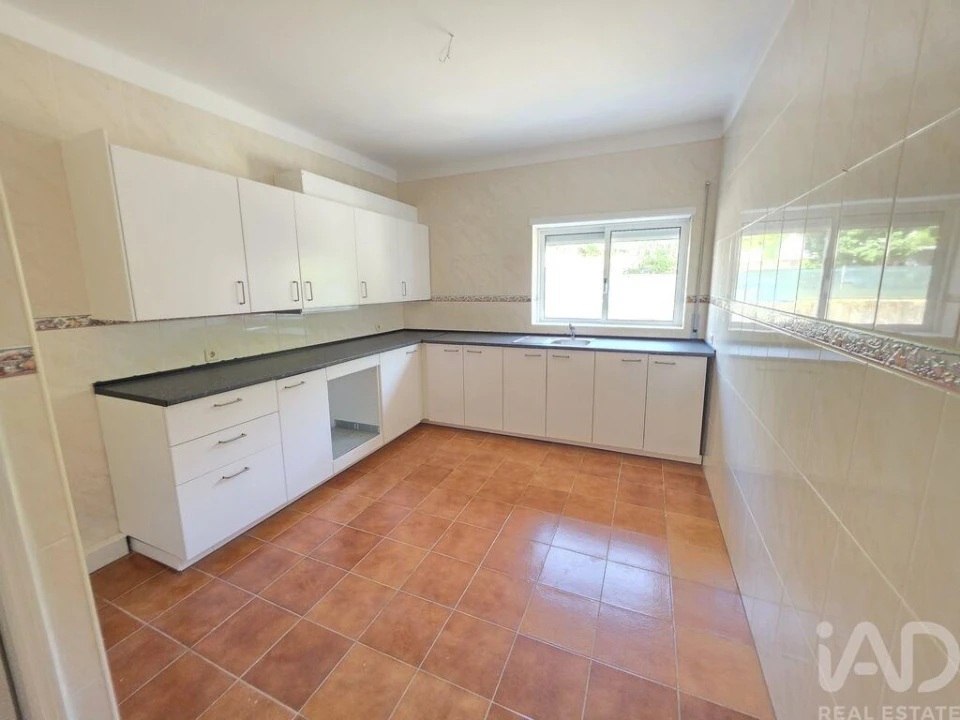 Apartamento T2 para Venda em Gondarem Foto 2