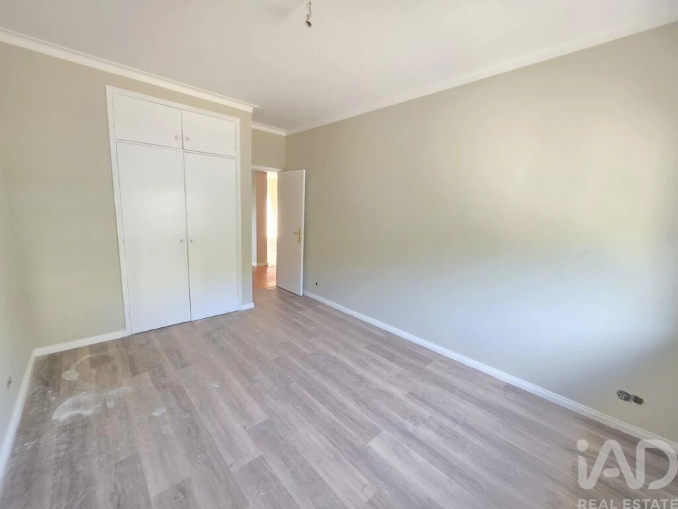 Apartamento T2 para Venda em Gondarem Foto 7