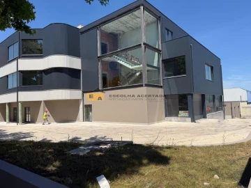 Escritório para Arrendamento em Castêlo da Maia
